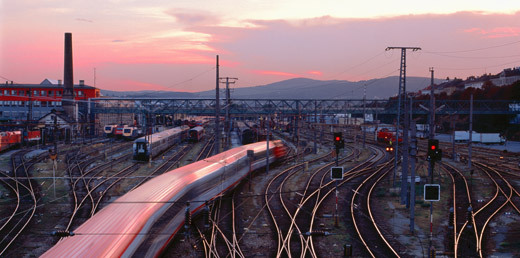 ÖBB EC train leaving the Wien Westbahnhof railway station